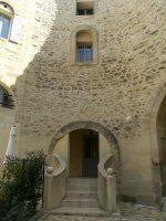 UZES- Dans domaine s�curis� avec piscine, appart. T4 