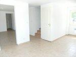 UZES- Dans domaine s�curis� avec piscine, appart. T4 