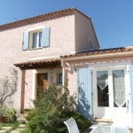 Villa de 145 m� dans village tous commerces.