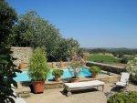 Sur 1500m� en restanques joli mas de 260m� avec piscine.