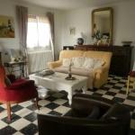 Uz�s, Maison de 110m� + g�te de 70m� sur 2400m�.