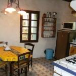 5km d'Uz�s, Batiment en pierres de 254 m� !