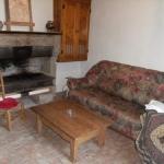 5km d'Uz�s, Batiment en pierres de 254 m� !