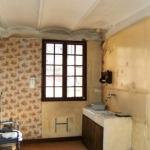 5km d'Uz�s, Maison de village de 140m� � r�nover.