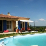 VILLA AVEC PISCINE VERS PONT DU GARD