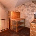 Uz�s, local commercial, ou bureau ... 13 000 &euro; + 650 &euro; de loyer.