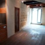 Uz�s, local commercial, ou bureau ... 13 000 &euro; + 650 &euro; de loyer.