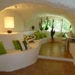 Maison en pierres trait�es en maison d'artiste