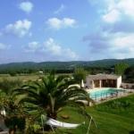 Bastide de 250m� sur 4500m�.